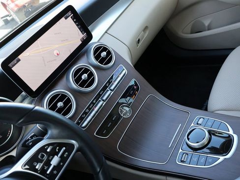 Used 2020 Mercedes-Benz C 300 4MATIC Sedan image 21