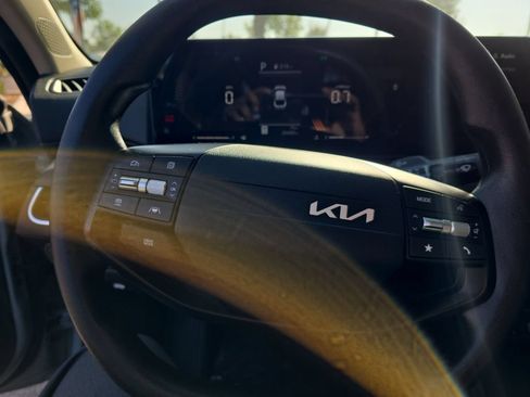 Used 2025 Kia K4 FWD image 13