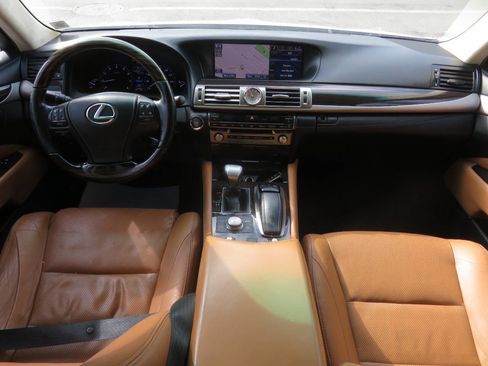Used 2014 Lexus LS 460 AWD image 12