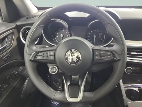 Used 2021 Alfa Romeo Stelvio Ti AWD/4WD image 25