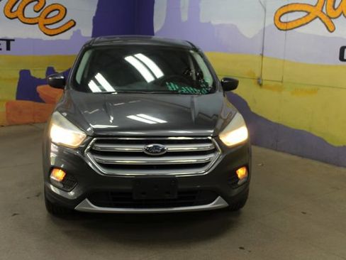 Used 2017 Ford Escape SE AWD/4WD image 3