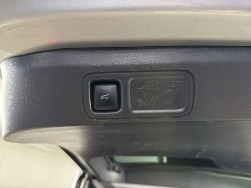 Used 2022 Ford Expedition Max Limited image 34