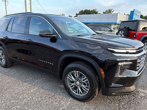 New 2026 Chevrolet Traverse LT w/ Driver Confidence Package FWD image 6