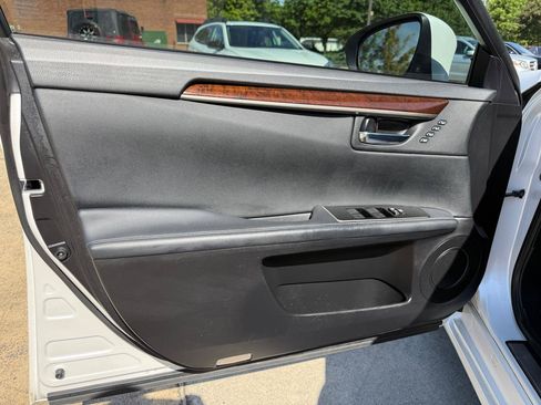 Used 2017 Lexus ES 350 w/ Luxury Package FWD image 13