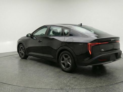 Used 2025 Kia K4 LXS image 6