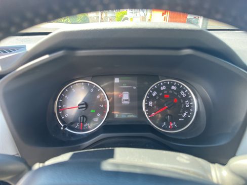 Used 2021 Toyota RAV4 XLE w/ Convenience Package image 25