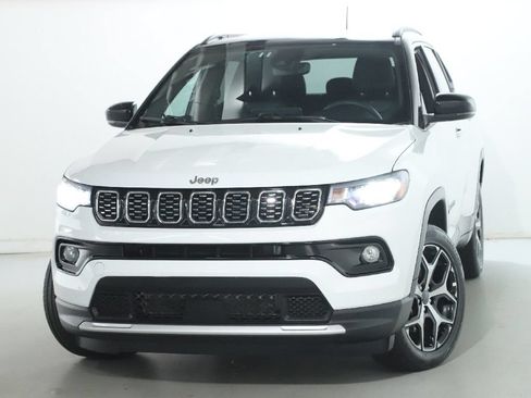 Used 2025 Jeep Compass Limited AWD/4WD image 3