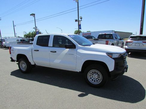 Used 2023 Chevrolet Colorado W/T w/ Advanced Trailering Package AWD/4WD image 5