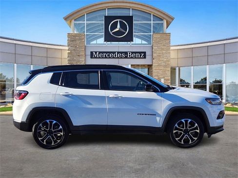 Used 2022 Jeep Compass Limited image 5