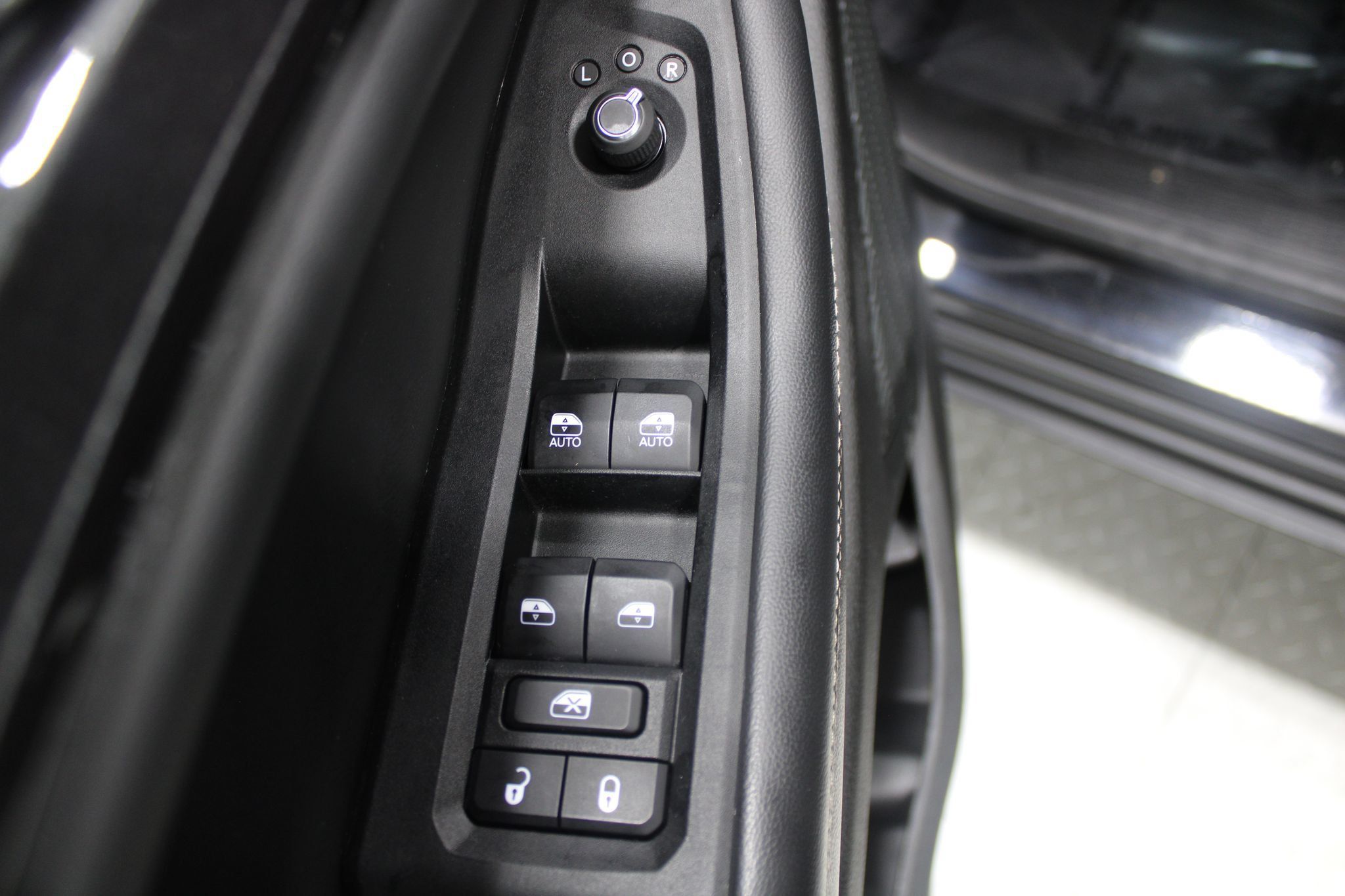 Used 2023 Jeep Grand Cherokee Altitude AWD/4WD image 40
