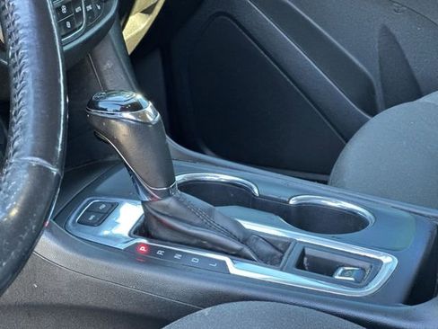 Used 2019 Chevrolet Equinox LT image 15