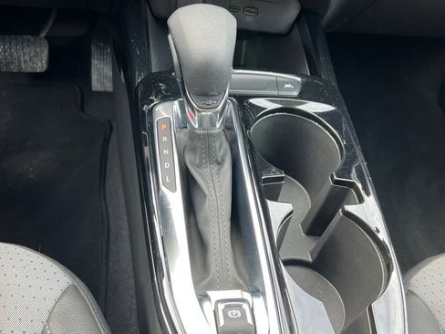 Used 2025 Chevrolet Trax LT image 26