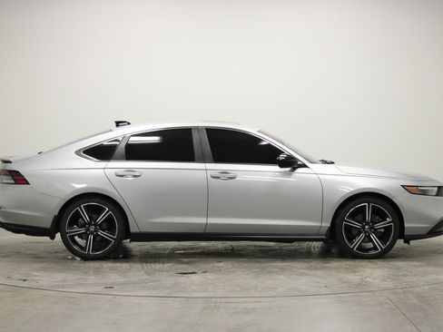 Used 2023 Honda Accord Sport image 9
