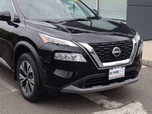 Certified 2022 Nissan Rogue SV w/ SV Premium Package image 5