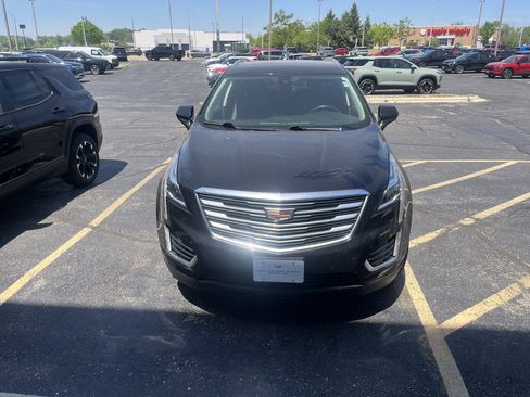 Used 2017 Cadillac XT5 Premium Luxury AWD/4WD image 2