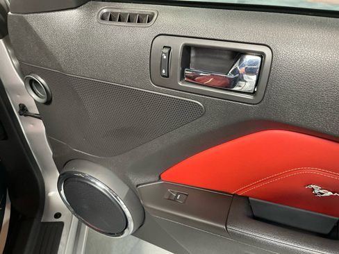 Used 2013 Ford Mustang GT Premium image 35