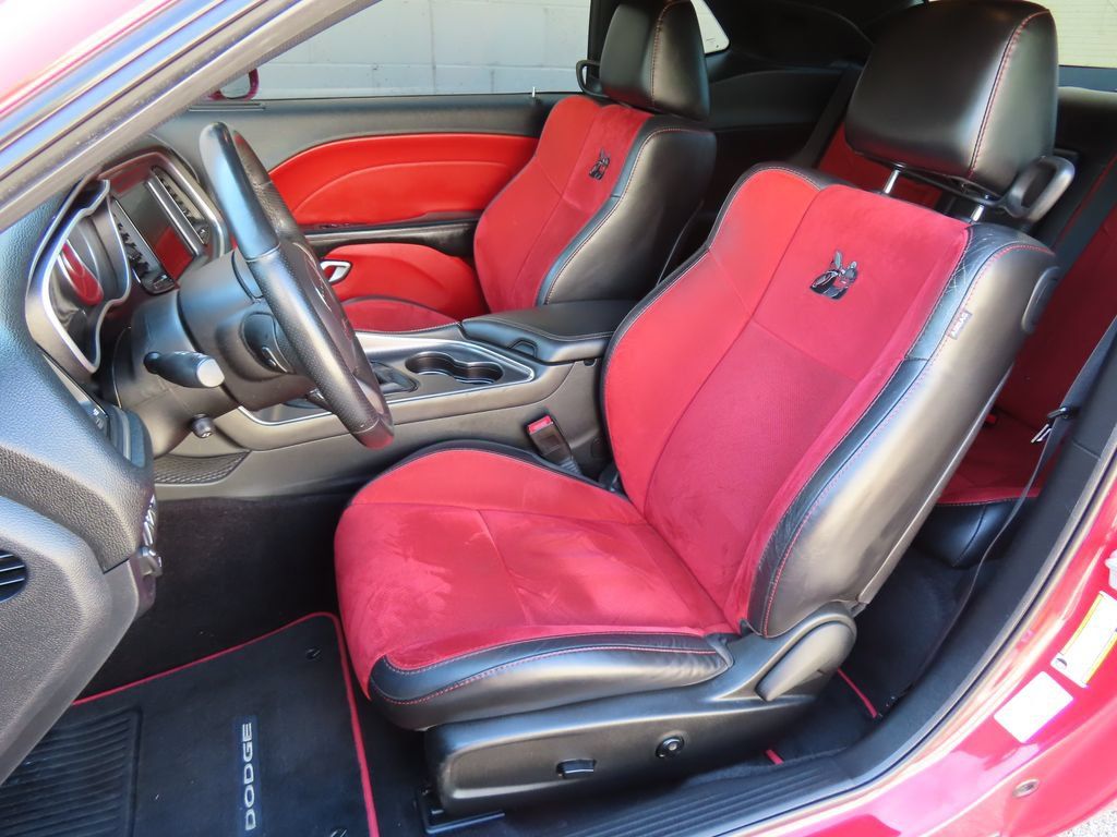 Used 2016 Dodge Challenger R/T Scat Pack w/ Leather Interior Group RWD image 30
