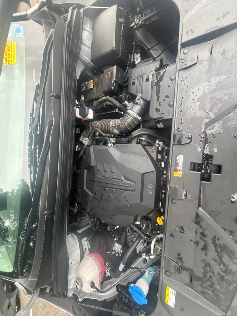 Used 2024 Kia Carnival EX FWD image 10