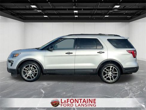 Used 2019 Ford Explorer Sport image 2