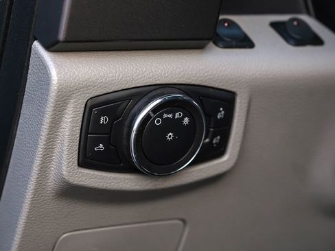 Used 2016 Ford F150 XLT w/ Trailer Tow Package image 27