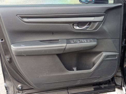 Used 2023 Honda CR-V LX image 11