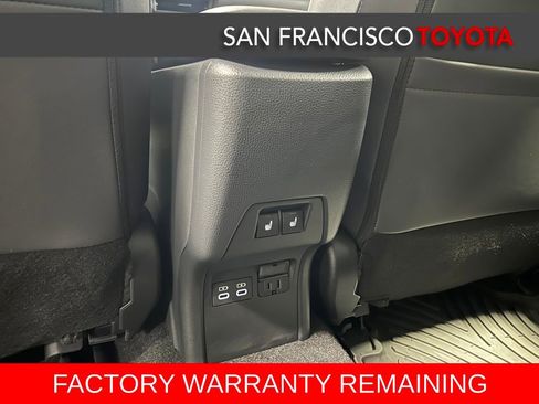 Used 2025 Toyota Prius Plug-In Hybrid image 18