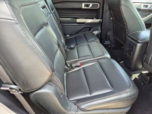 Used 2022 Ford Explorer XLT w/ Equipment Group 202A RWD image 19