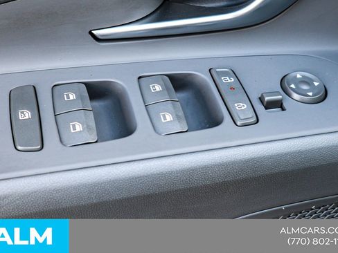 Used 2025 Hyundai Elantra SE image 38