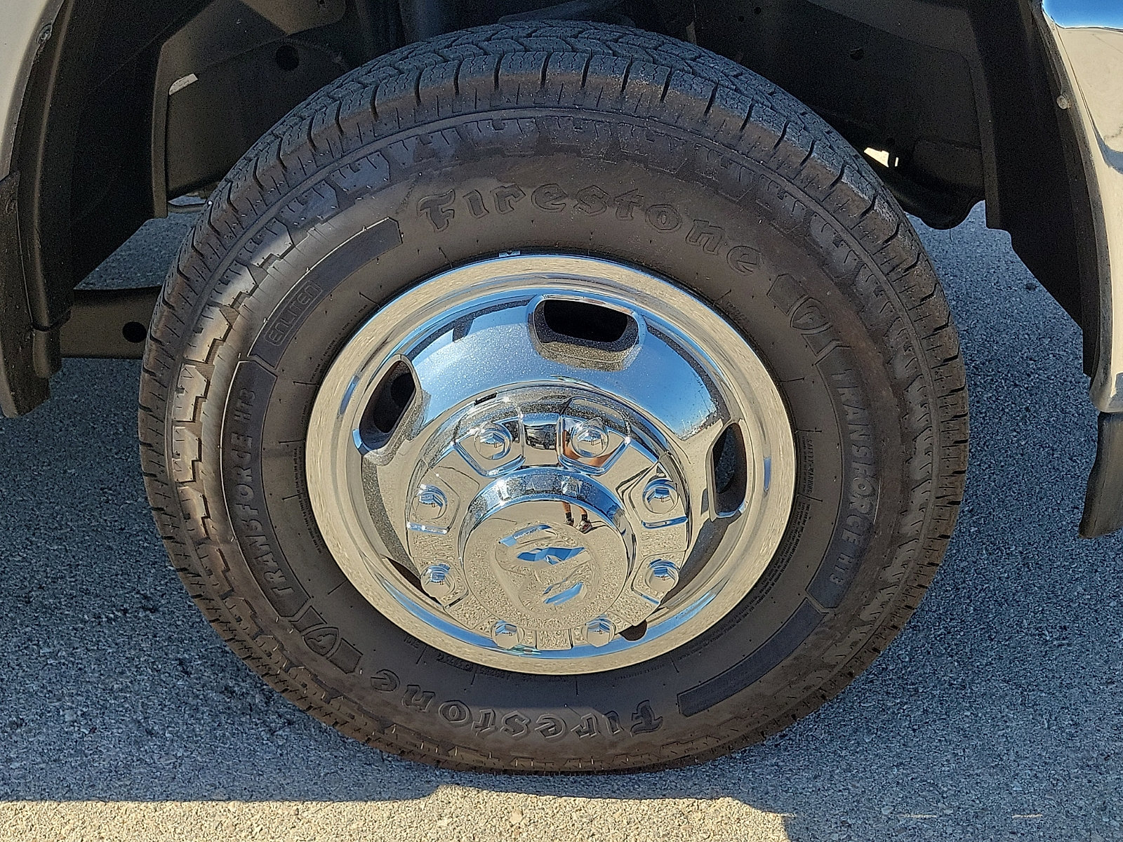 Used 2024 RAM 3500 Tradesman w/ Chrome Appearance Group AWD/4WD image 7