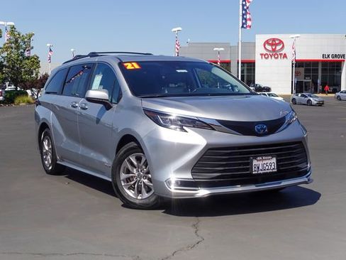 Certified 2021 Toyota Sienna XLE w/ XLE Plus Package AWD/4WD image 1
