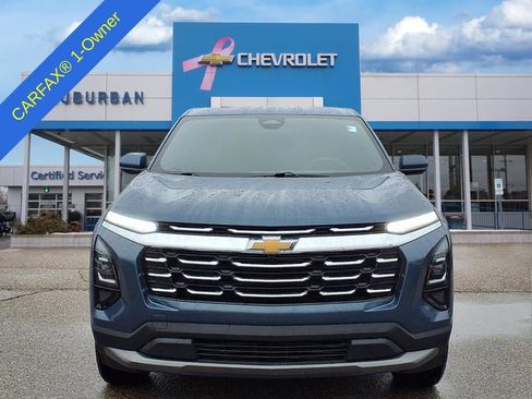 Used 2025 Chevrolet Equinox LT image 2