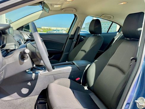 Used 2018 MAZDA MAZDA3 Sport FWD image 11