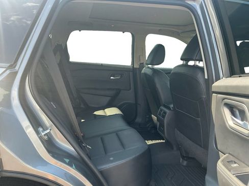 Used 2025 Nissan Rogue SV w/ SV Premium Package FWD image 23