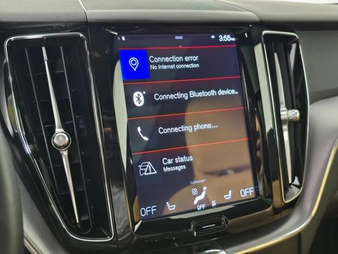 Used 2020 Volvo XC60 T6 Momentum AWD/4WD image 28