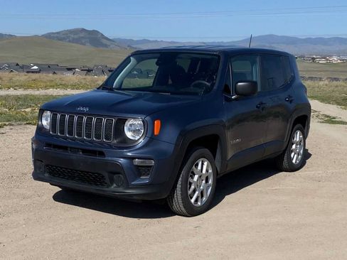 Certified 2023 Jeep Renegade Latitude AWD/4WD image 4