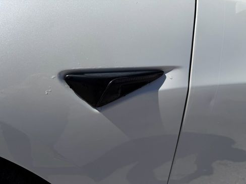 Used 2021 Tesla Model 3 Performance image 12