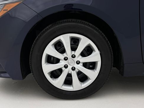 Used 2026 Toyota Corolla LE w/ Carpet Mat Package (TMS) image 24