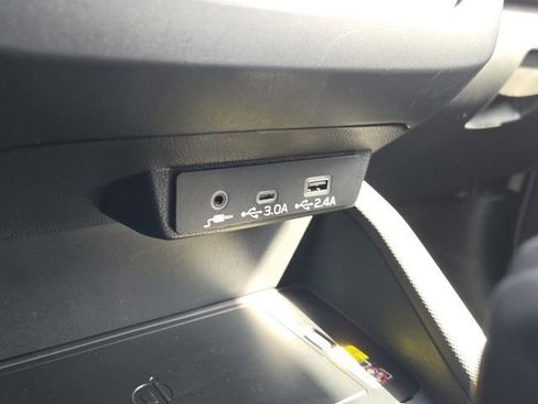 Certified 2025 Subaru Forester Premium image 18