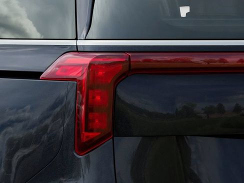 New 2026 Kia Carnival EX FWD image 11