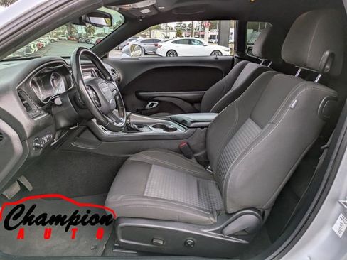 Used 2021 Dodge Challenger SXT w/ Driver Convenience Group image 18