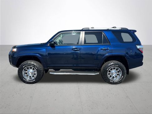 Used 2019 Toyota 4Runner SR5 Premium AWD/4WD image 10