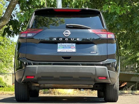 Used 2024 Nissan Rogue S AWD/4WD image 7