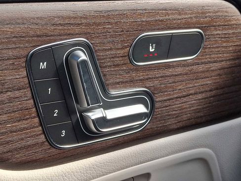 Used 2026 Mercedes-Benz GLB 250 4MATIC image 21