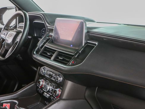 Used 2024 GMC Yukon XL AT4 w/ Technology Package image 30