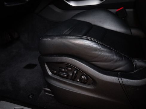 Certified 2024 Porsche Cayenne Coupe AWD/4WD image 14