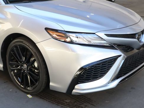 Used 2024 Toyota Camry XSE FWD image 9