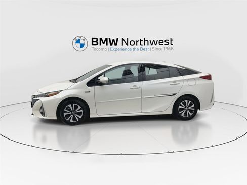 Used 2018 Toyota Prius Prime Advanced FWD image 10
