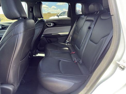Certified 2025 Jeep Compass Limited AWD/4WD image 10
