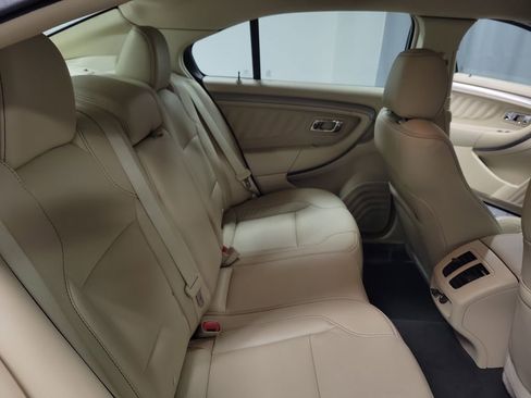 Used 2015 Ford Taurus SEL image 21