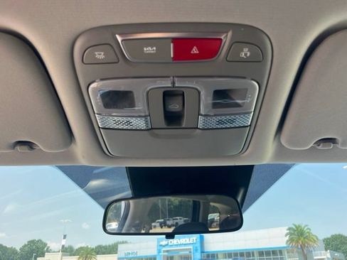 Used 2025 Kia Telluride S FWD image 25